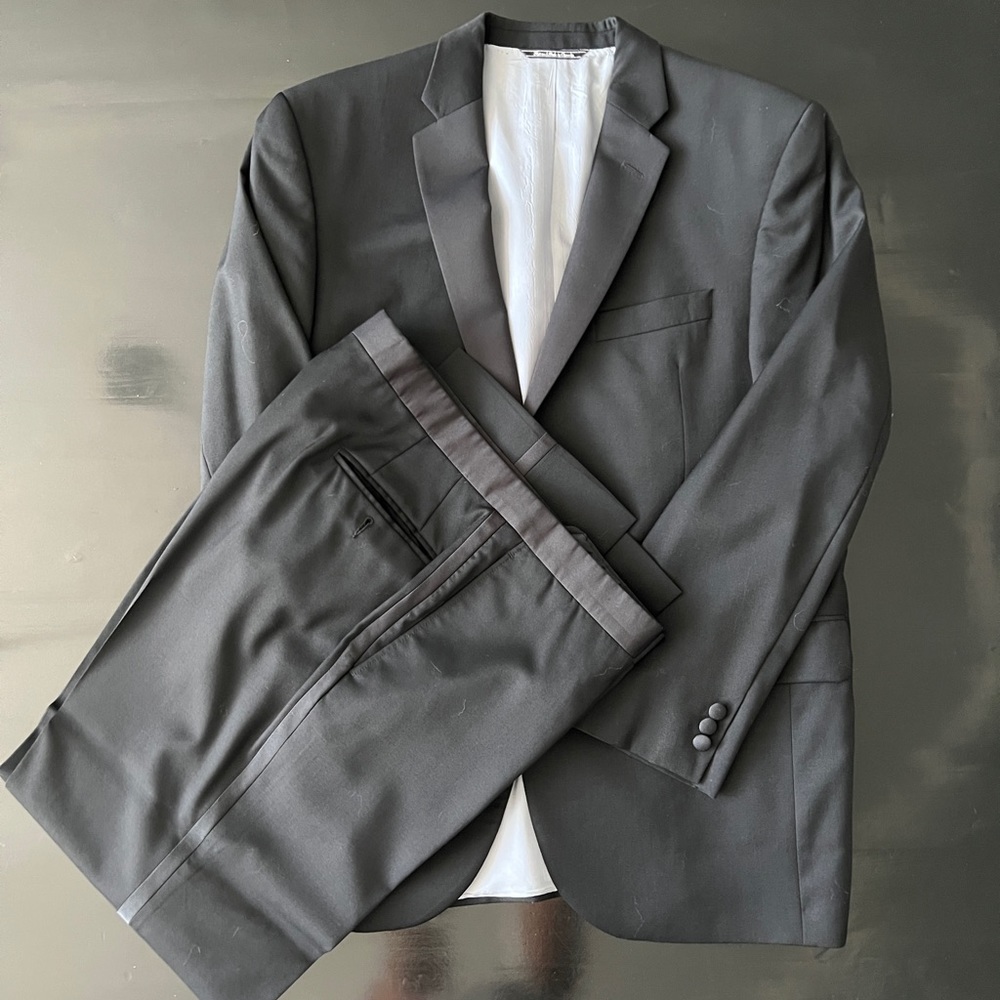 Vera Wang BLACK tuxedo size 42R